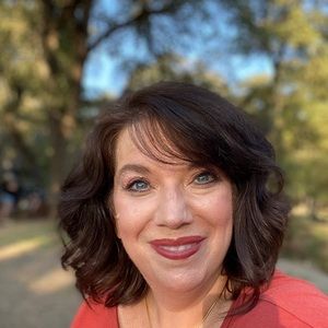 Meet your Posher, Paula